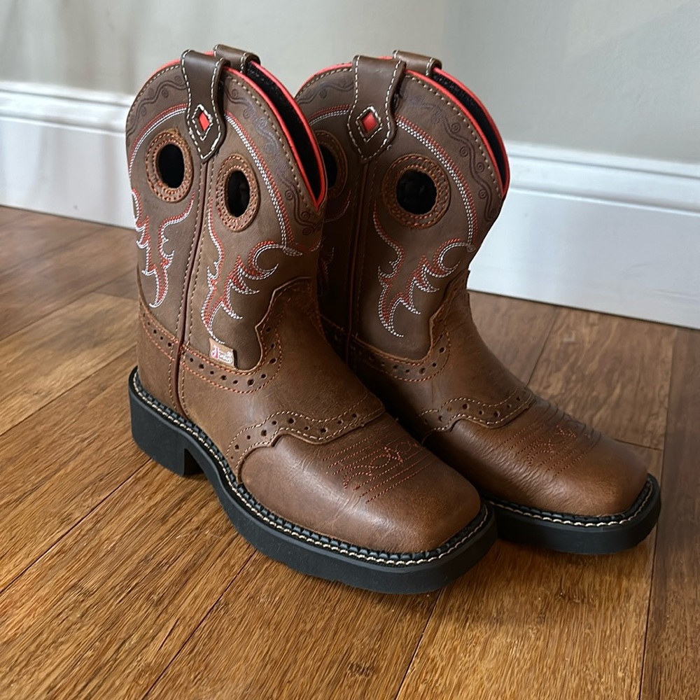 Brand new cowgirl boots